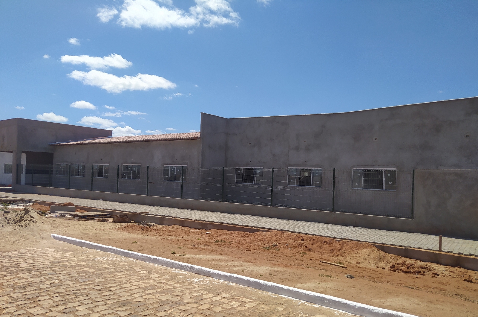Nova unidade escolar em Serra do Mel entra em fase de conclusão
